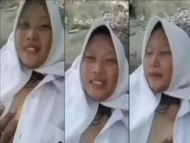 Gadis SMA Indo Ngewe di Batu Sungai Alam Terbuka Viral HD